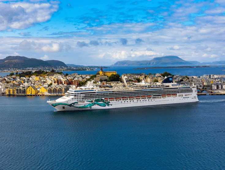 Sail through Alaska this summer with Golden Tours Kosher Cruises.