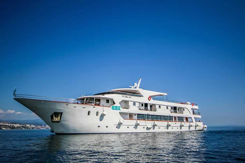 Sail Croatia with Yaya Tours on a luxury kosher yacht in July 2026.