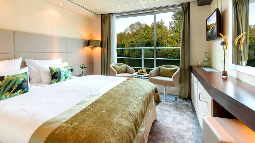 Amadeus Diamond kosher river cruise ship on the Seine River France