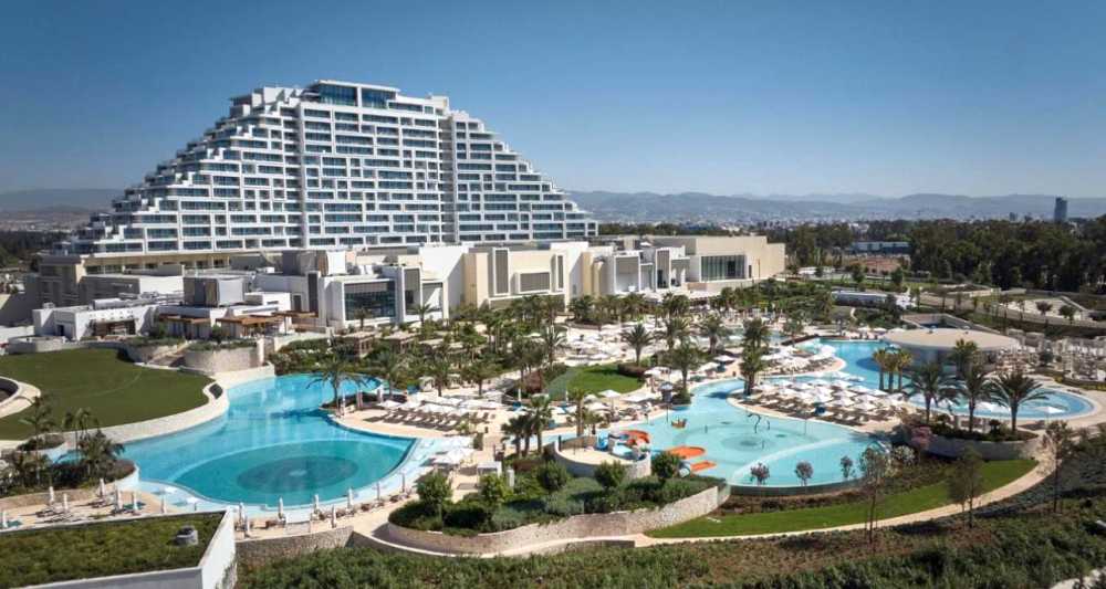 Celebrate Passover 2026 with Kosher Luxury Travel at City of Dreams Mediterranean in Limassol, Cyprus.