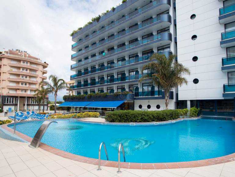 Celebrate Passover 2026 in Blanes, Spain with Loisirel at the 4-star Hotel Blaucel.