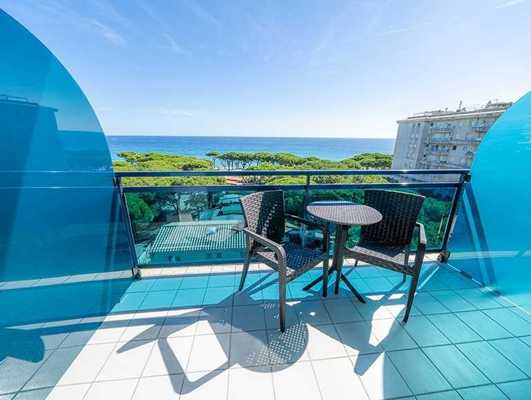 Celebrate Passover 2026 in Blanes, Spain with Loisirel at the 4-star Hotel Blaucel.