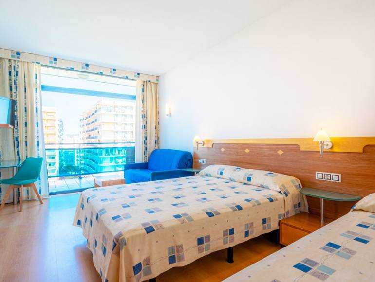 Celebrate Passover 2026 in Blanes, Spain with Loisirel at the 4-star Hotel Blaucel.