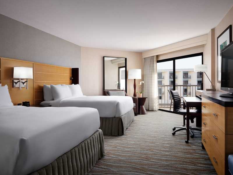 Celebrate Pesach 2026 at the Sonesta Redondo Beach Oceanfront Resort.