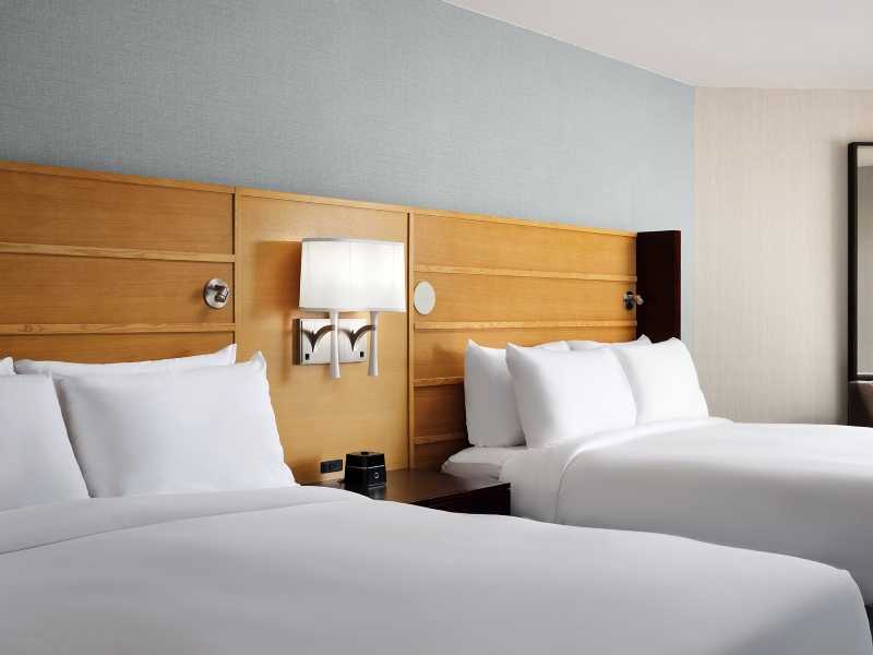 Celebrate Pesach 2026 at the Sonesta Redondo Beach Oceanfront Resort.