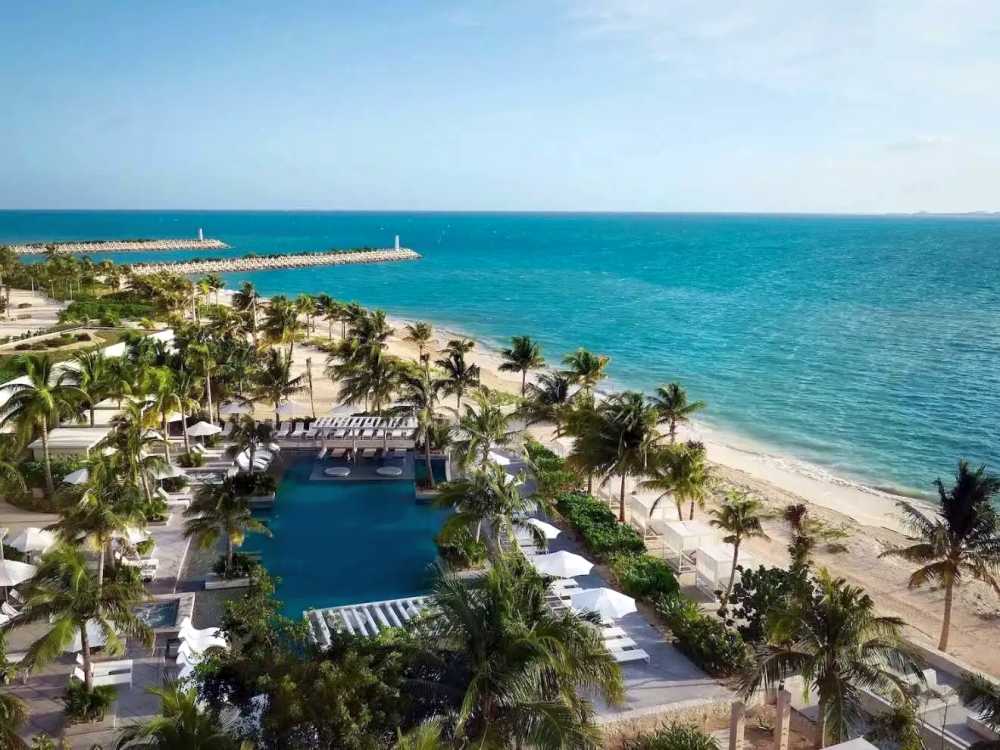 Discover the LIORA Kosher Dining Program at SLS Playa Mujeres, all-inclusive resort near Cancun offering kosher cuisine.