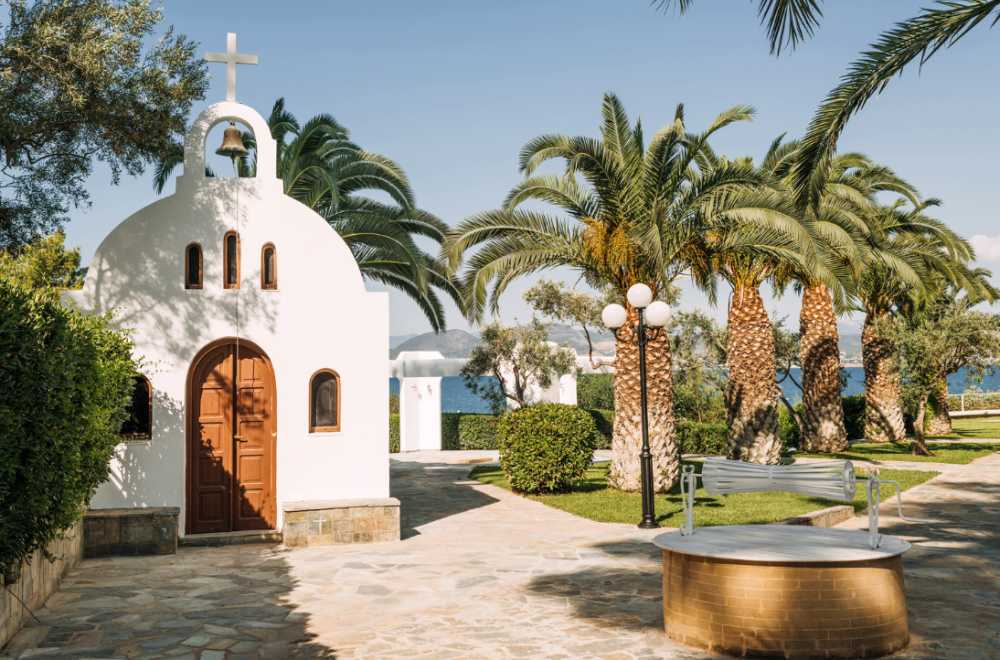 Celebrate Shavuot 2026 in Chalkida, Greece with Chazak UK at the Brown Beach Resort.