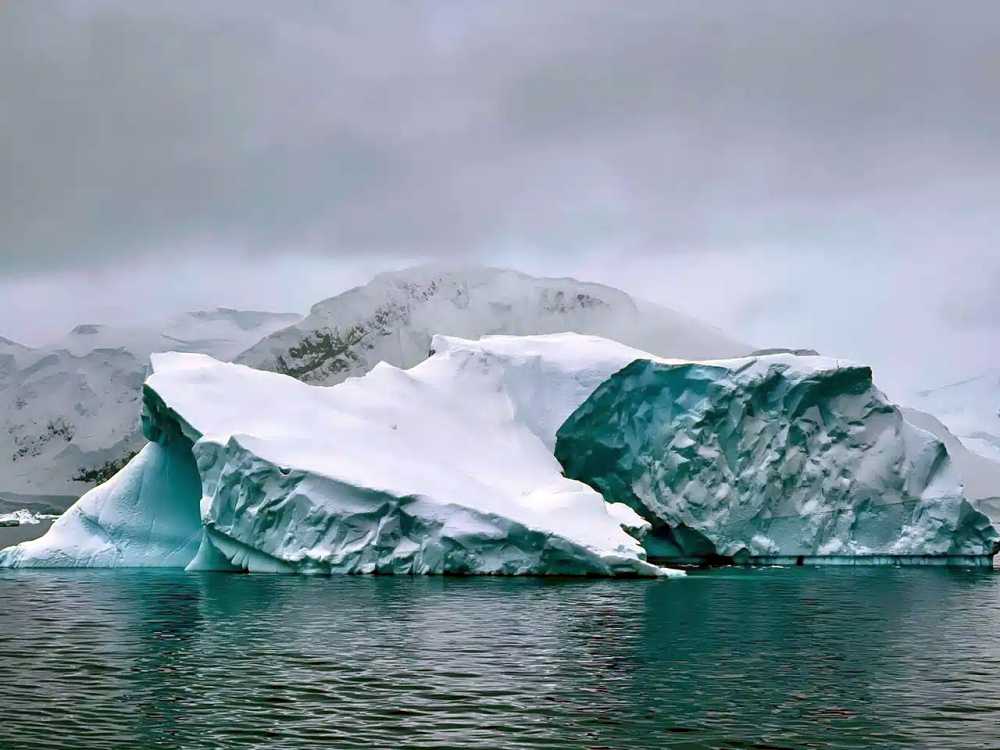 Join a fully kosher Arctic cruise to Svalbard and the North Pole in June 2027.