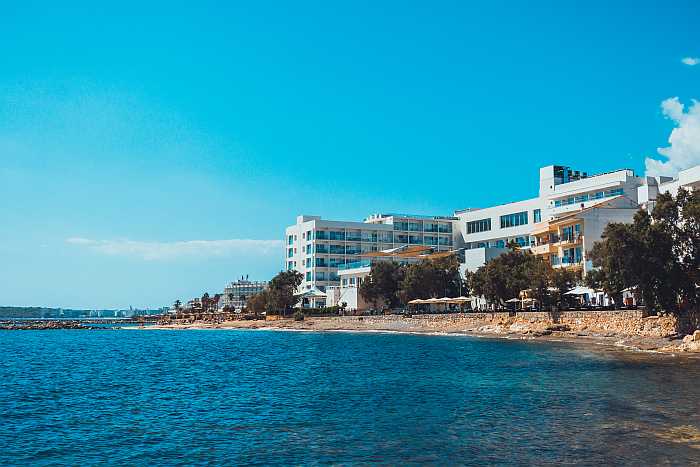 Beachfront kosher resort and hotel vacation for summer travel