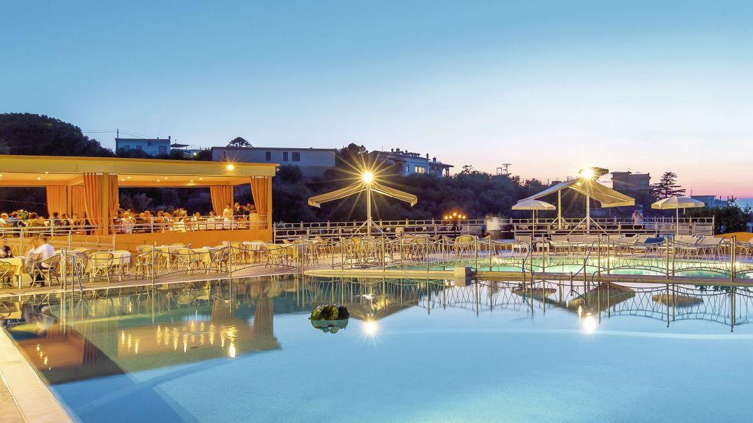 Pesach program in Sorrento, Italy with Megalim Etzion