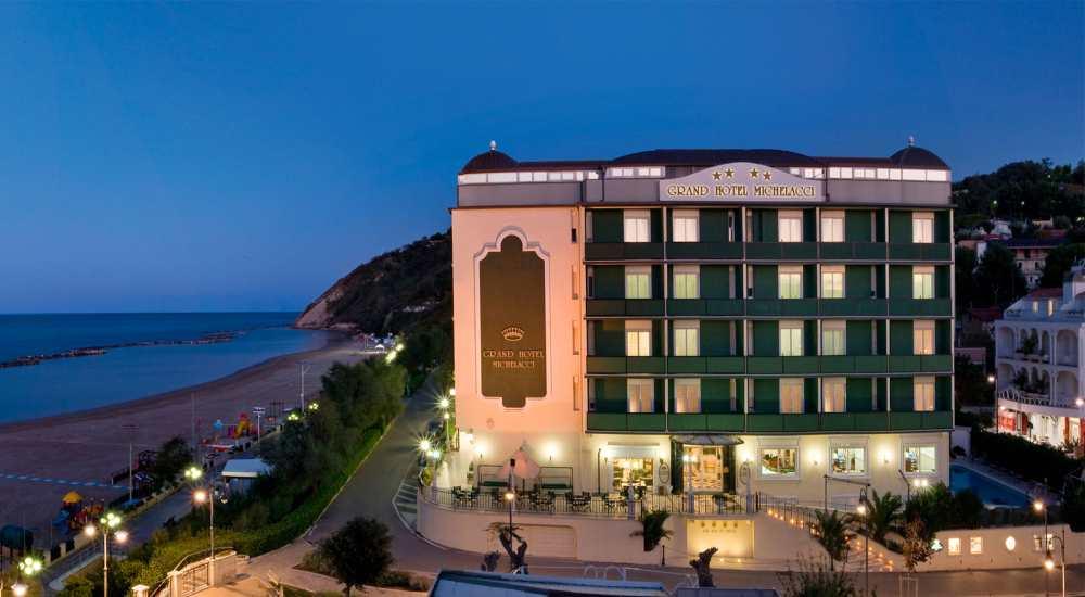 Glatt kosher Pesach resort and spa in Italy