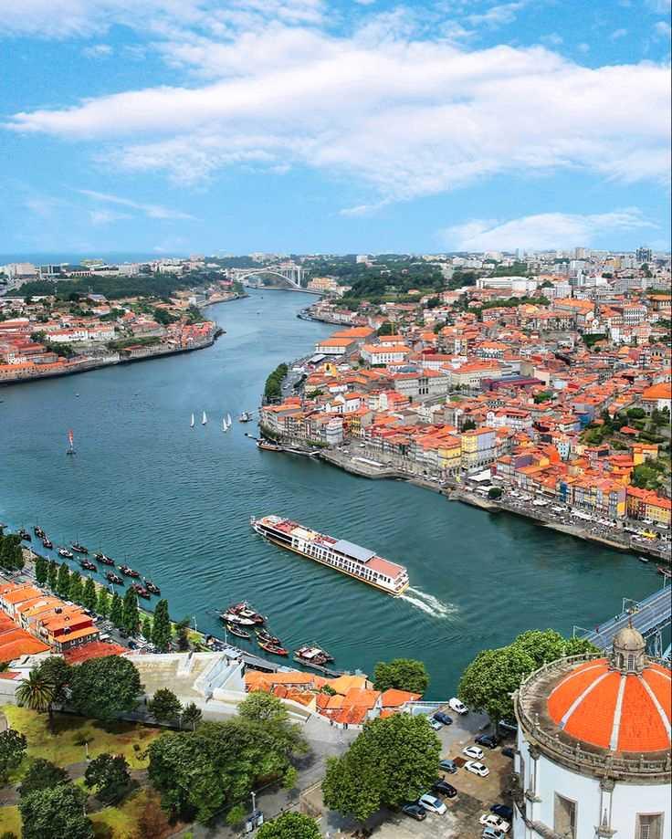 Gaya Tours Kosher River Cruise on the Douro River, Portugal