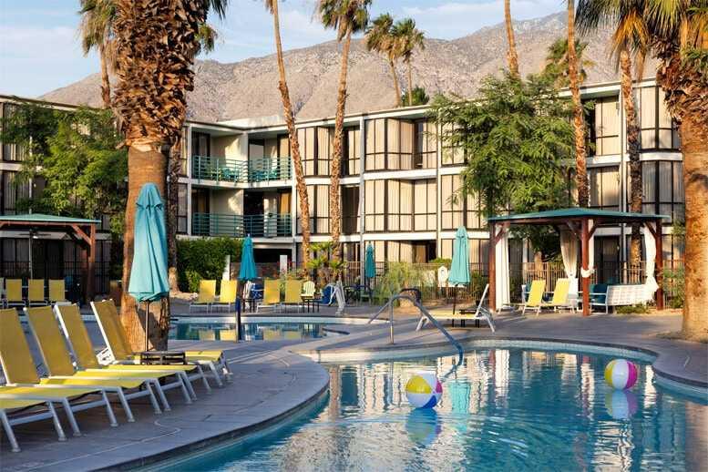 Celebrate Pesach 2026 at the iconic Riviera Resort & Spa in Palm Springs, California.