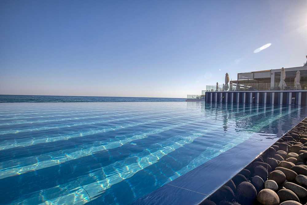 Celebrate Passover 2026 at the I Resort Beach Hotel & Spa in Crete with Signature Kosher’s exclusive Adults Only program.