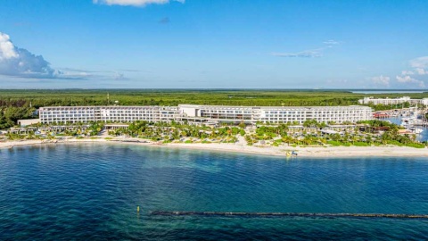 Discover the LIORA Kosher Dining Program at SLS Playa Mujeres, all-inclusive resort near Cancun offering kosher cuisine.