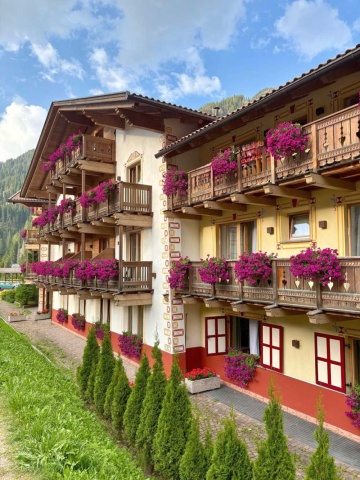 Kosher summer vacation in Canazei Dolomites Italy alpine mountains