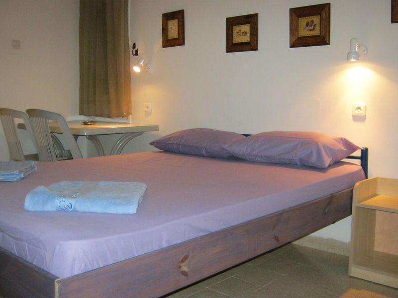 suite with kichenette 